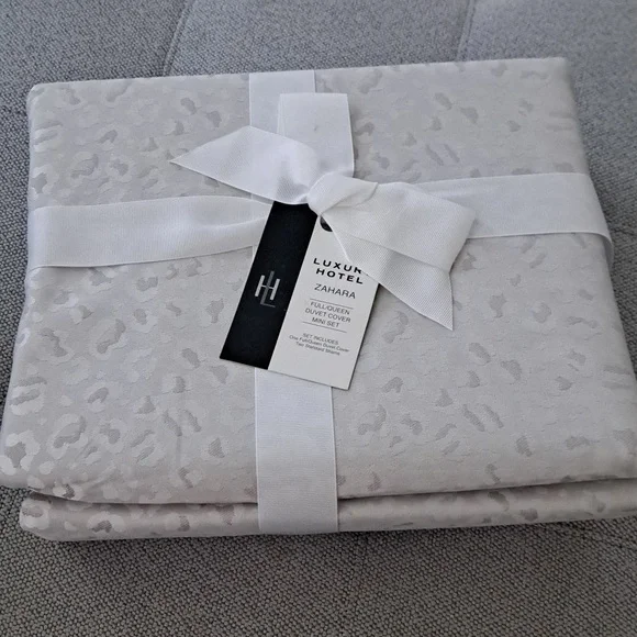 Luxury Hotel Zahara Duvet Cover Mini Set - Picture 5 of 5